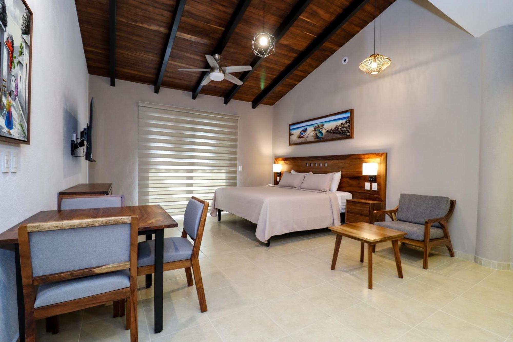 River Park Hotel Puerto Vallarta Exterior photo