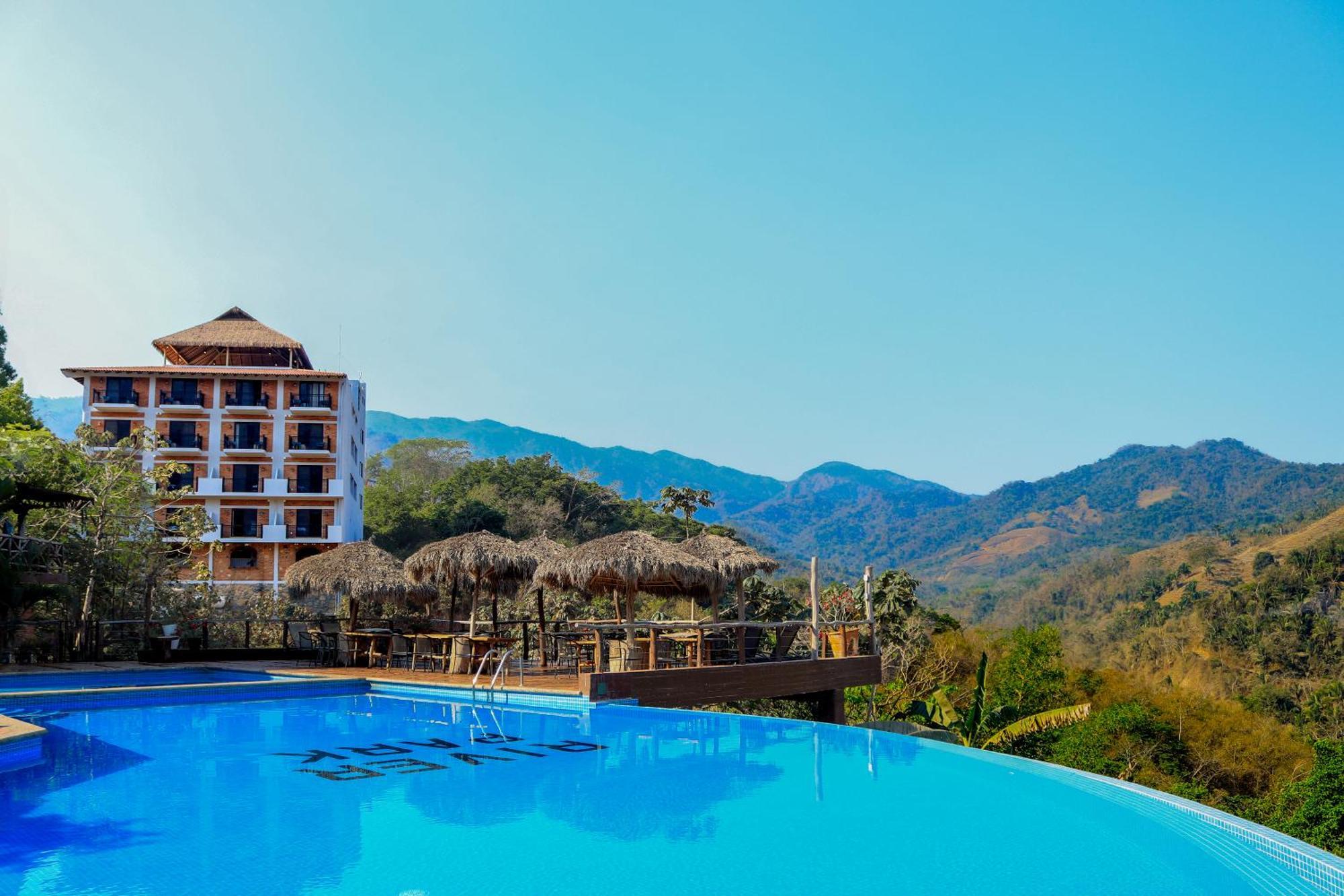 River Park Hotel Puerto Vallarta Exterior photo